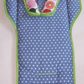 Set for  "Emmaljunga", Stars print  on a gray