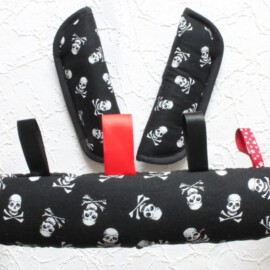 Bumper bar cover & shoulder pads , Little Skulls Black