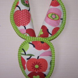 Shoulder pads & croth cover,  apples print green/red