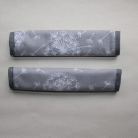 Handlebar covers , dandelion on a gray
